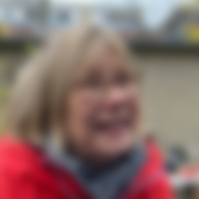 blumenliebhaberin (74) aus 