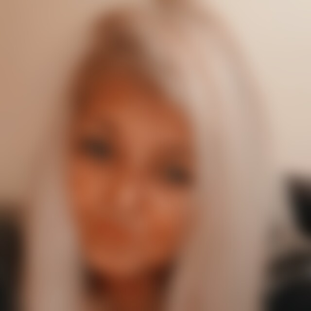 Tina (69) aus Aachen