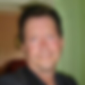 gramm (65) aus Essen