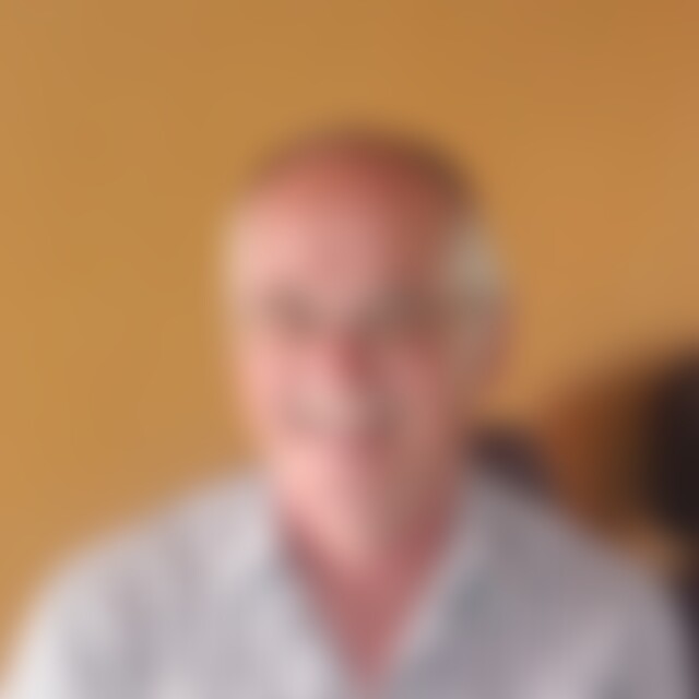 Renault (64) aus Zierenberg