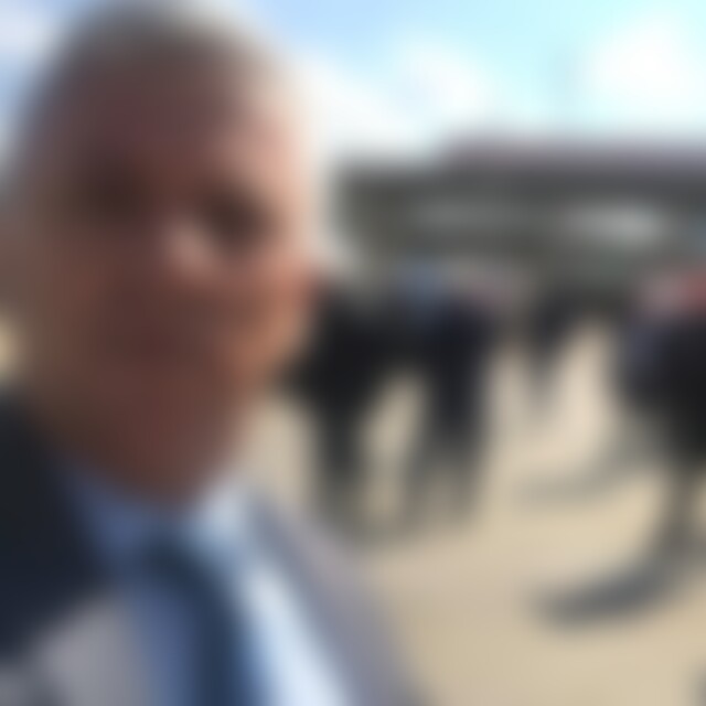 liam (59) aus istanbul