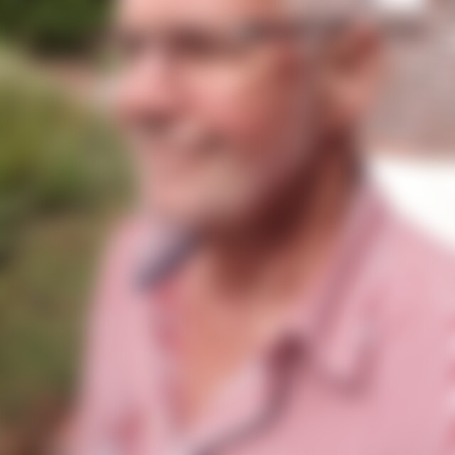 Hardili (71) aus Aurich