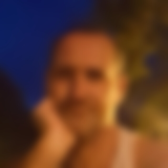 Blume1n (55) aus Genthin