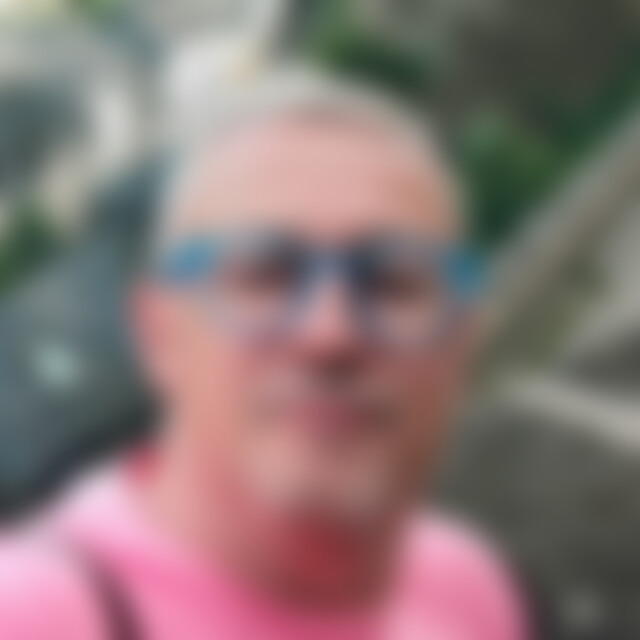 Luciozxs (57) aus Frankfurt