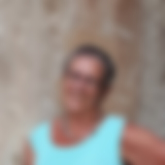 Majo (74) aus Kriftel