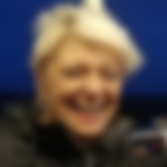 Schuetze (66) aus Dresden