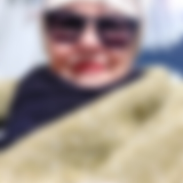 Reesa (66) aus Emmerich