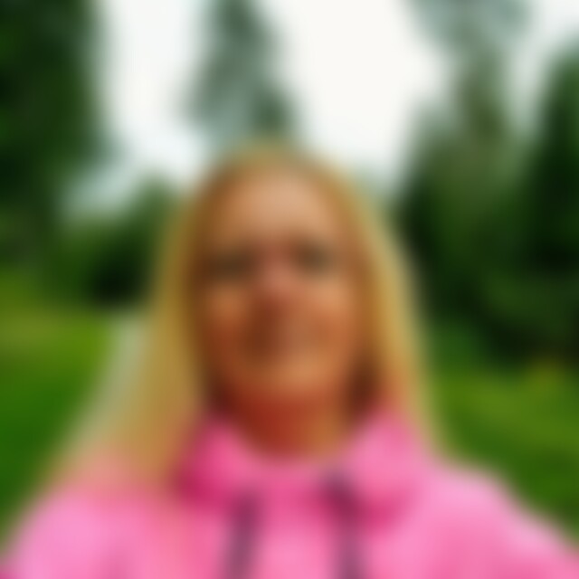 Hanana (65) aus Krefeld