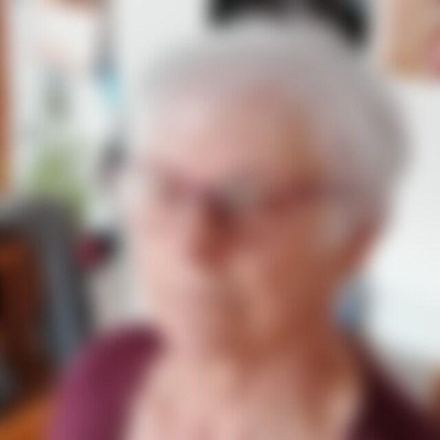 Laure (74) aus Völklingen