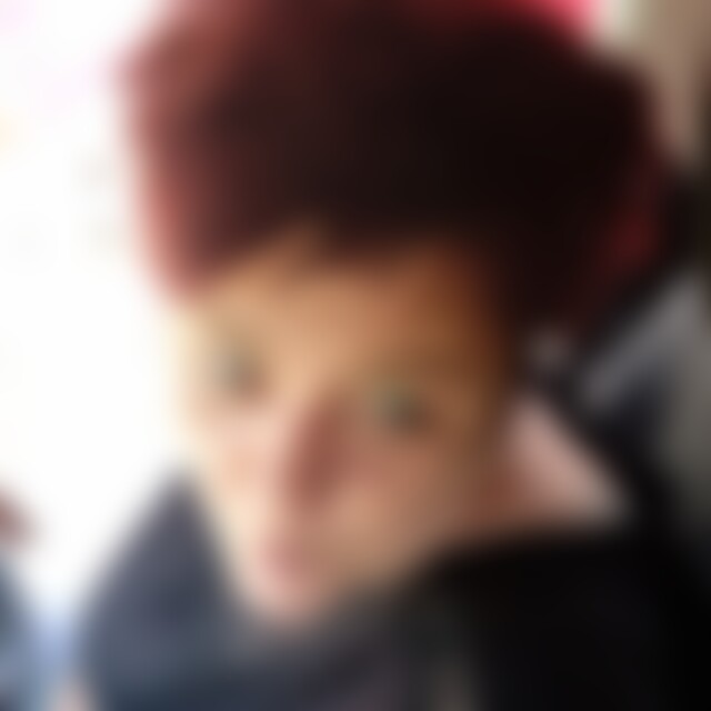 Monique22 (44) aus Troisdorf
