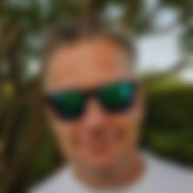 DaveTravolta (52) aus Jülich