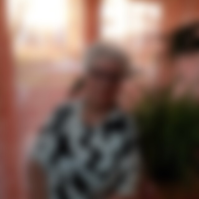 anette03 (74) aus Augsburg