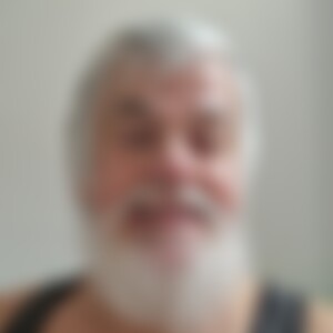 Zaertlicher (76) aus Halle/Saale