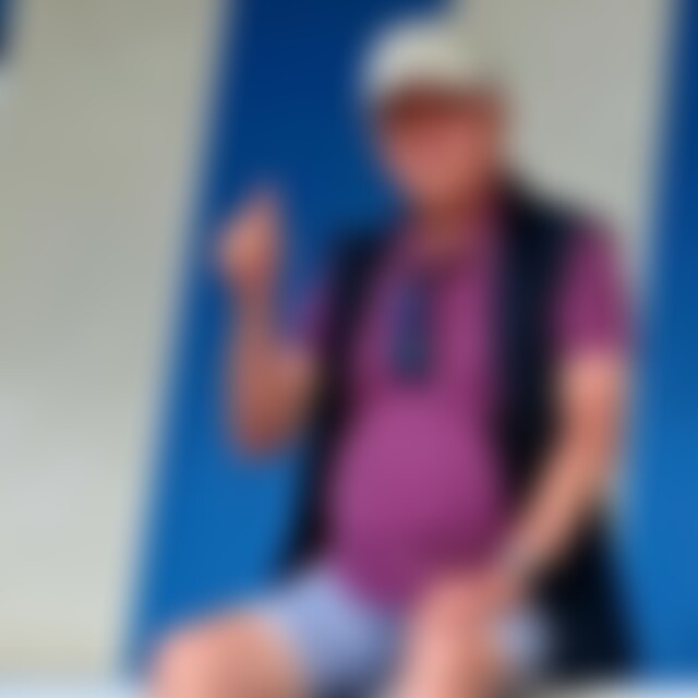 Hase24Hase (75) aus Offenburg