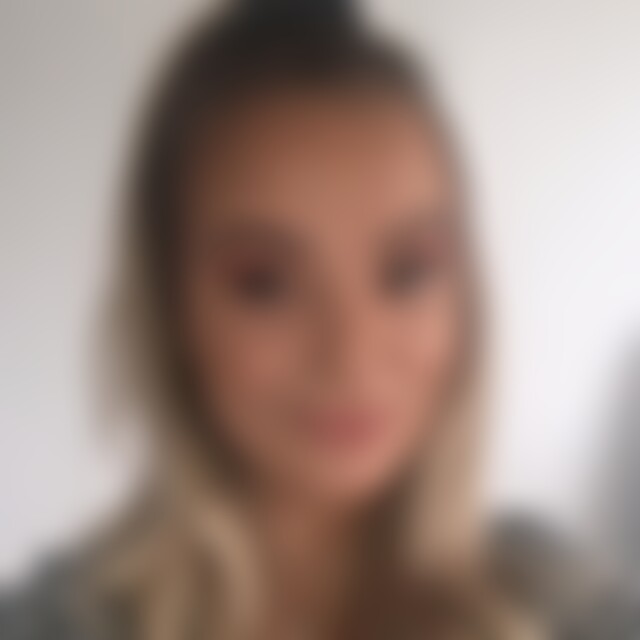 debviktoria (42) aus Hamburg