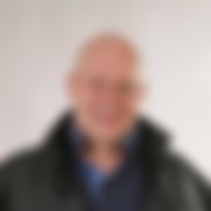 broche (68) aus hamburg